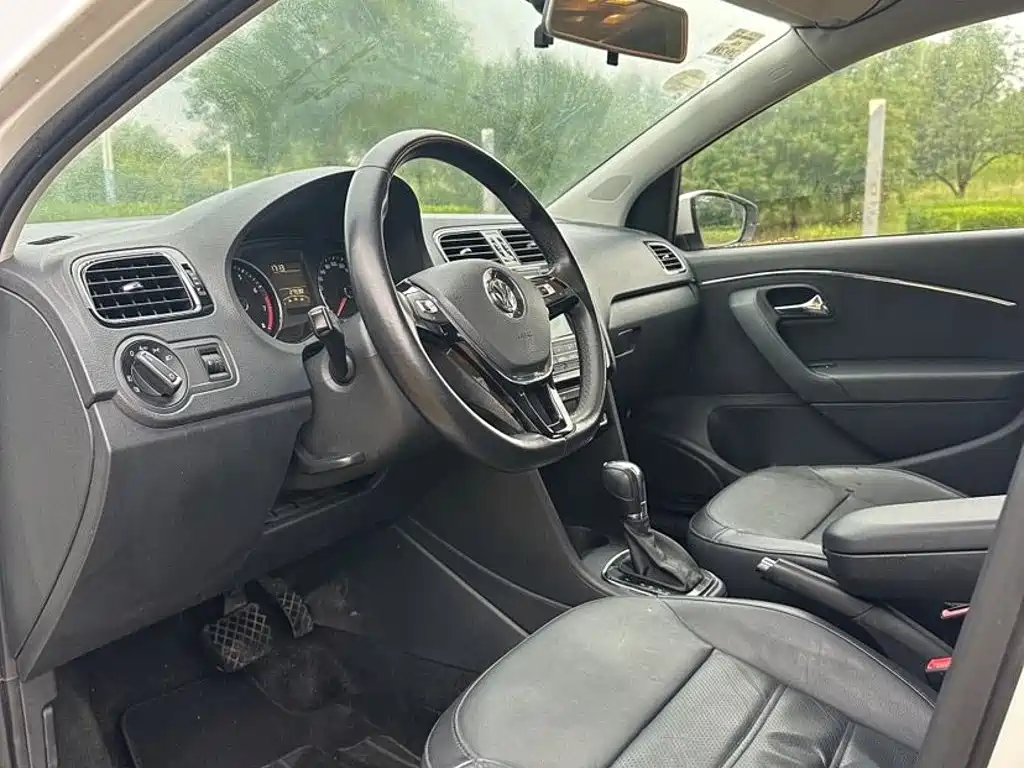 Volkswagen Polo — миниатюра 8