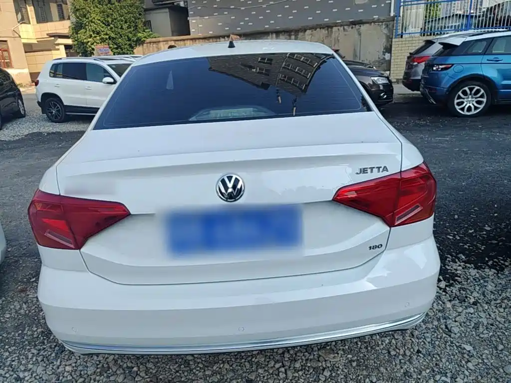 Volkswagen Jetta — миниатюра 6