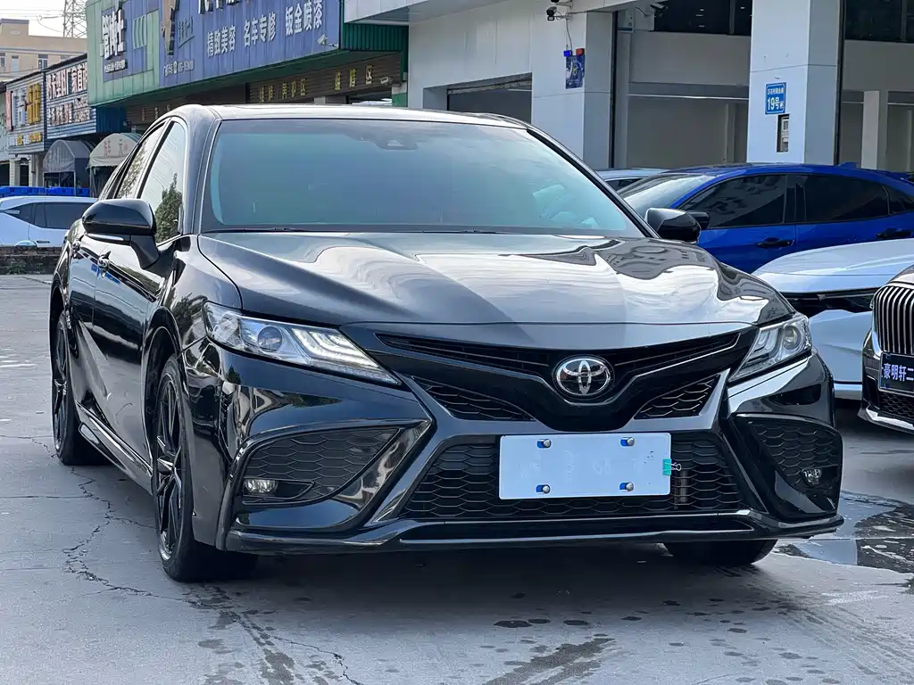 TOYOTA CAMRY