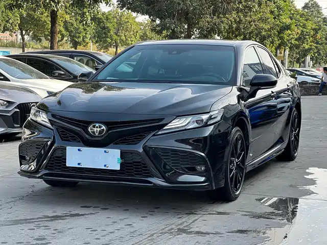 TOYOTA CAMRY