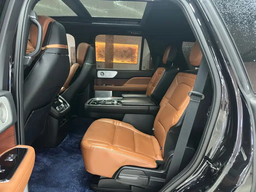 Lincoln Navigator — миниатюра 10