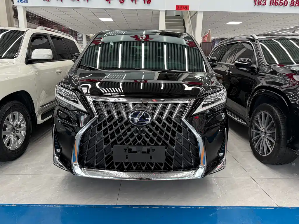 Lexus LM 2022