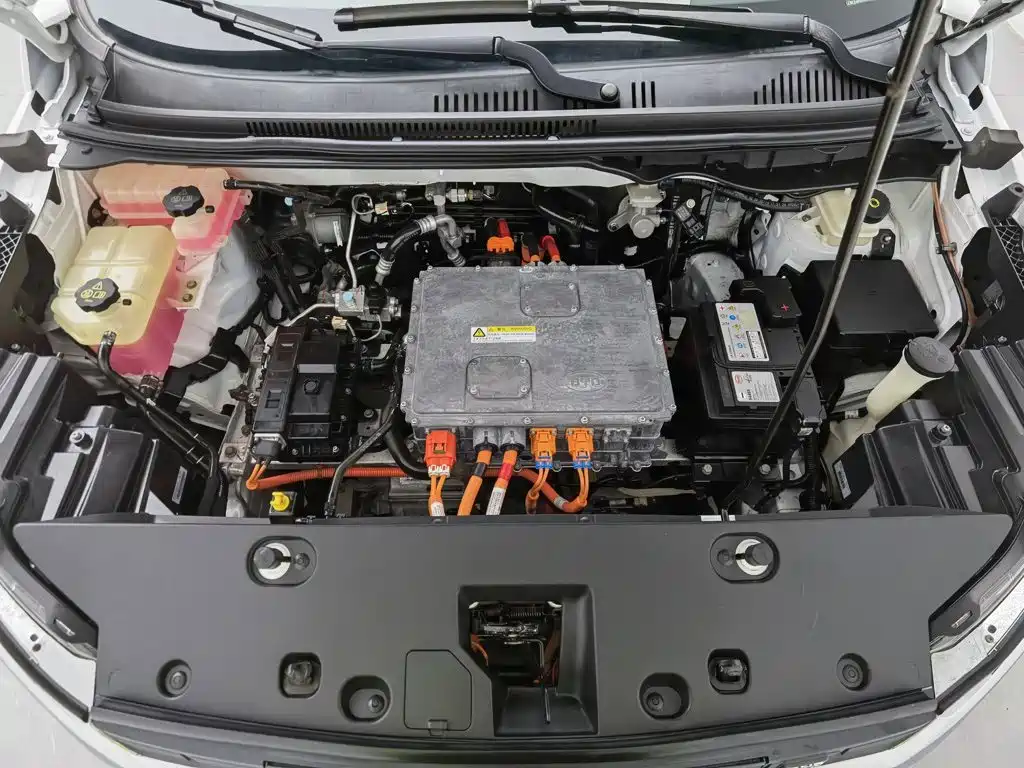 BYD Yuan EV — миниатюра 6