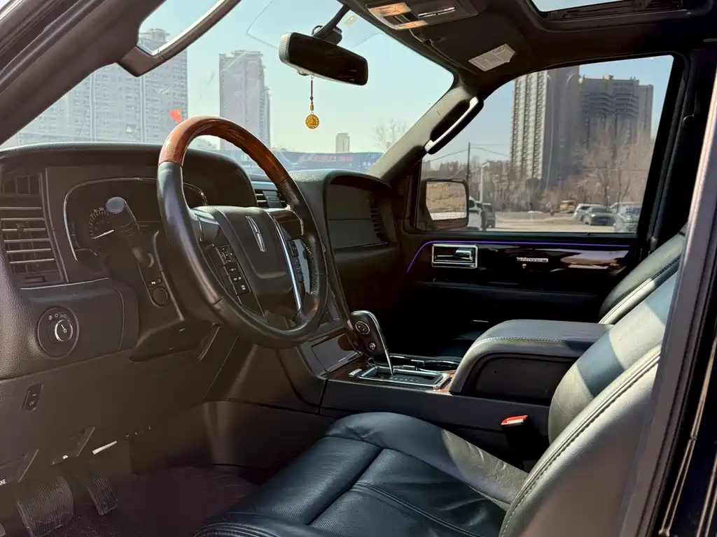 Lincoln Navigator — миниатюра 5