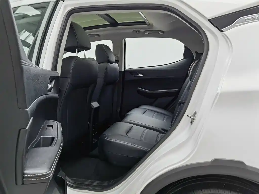 BYD Yuan EV — миниатюра 15