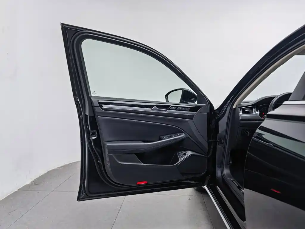 Volkswagen Phideon — миниатюра 8