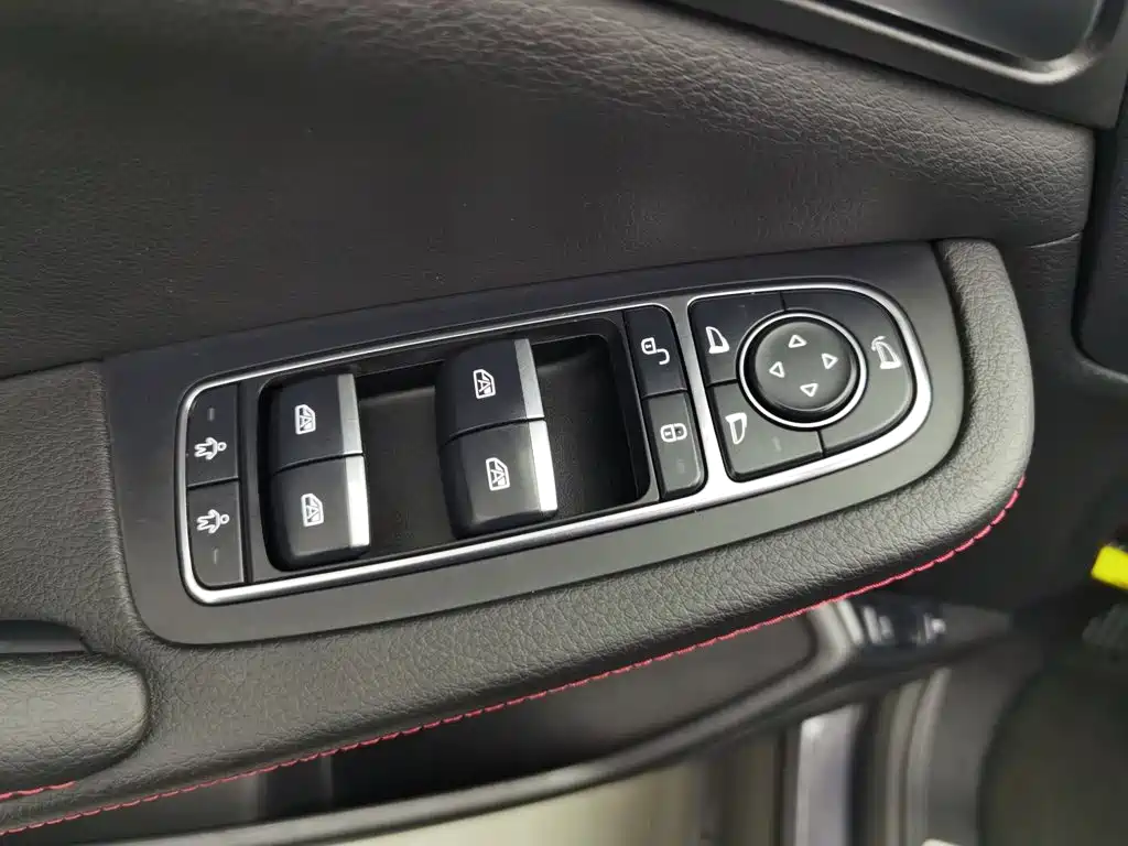 BYD Tang New Energy — миниатюра 9