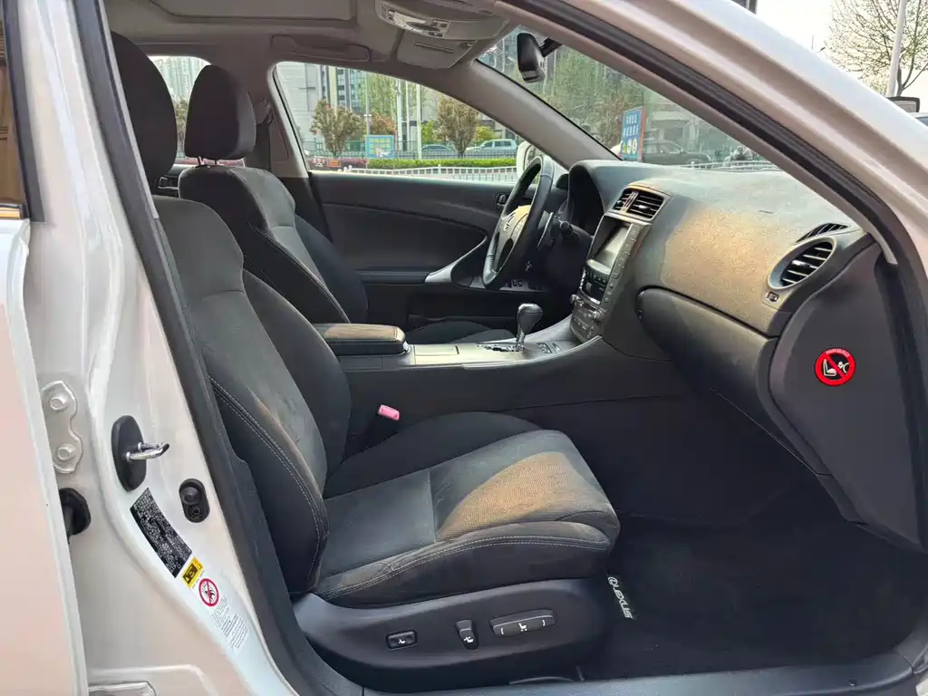 Lexus IS 2009 300