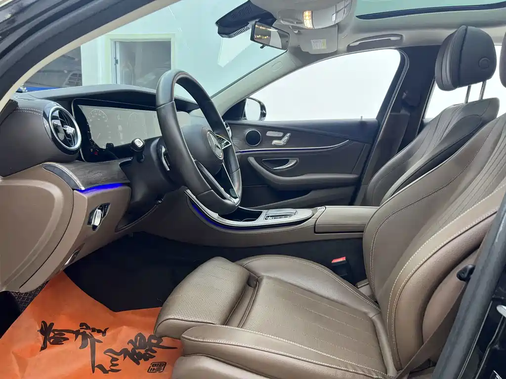 Mercedes-Benz E-Class — миниатюра 9