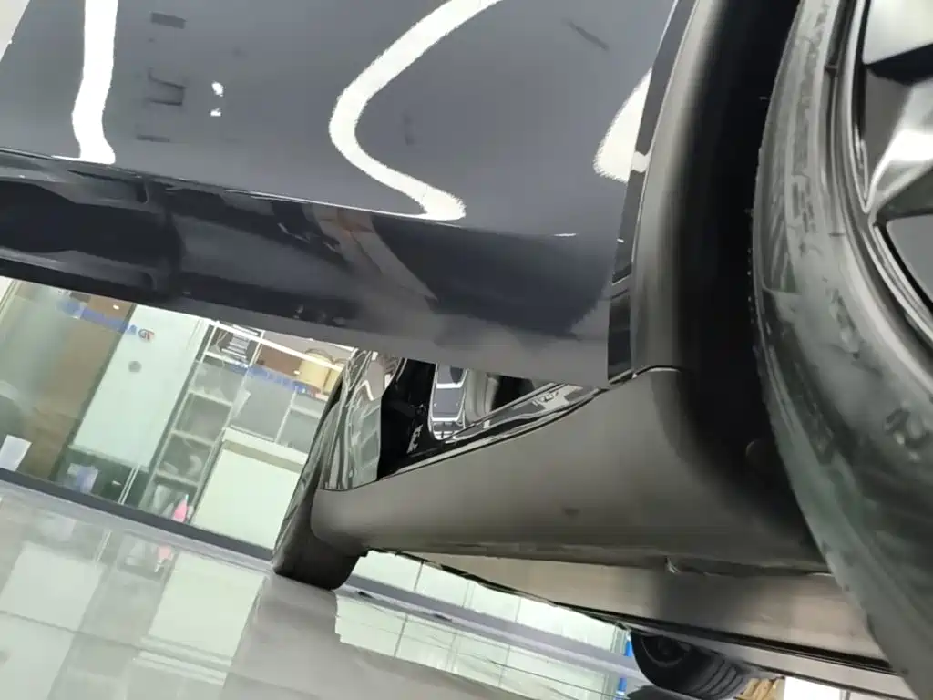 Tesla Model Y — миниатюра 21