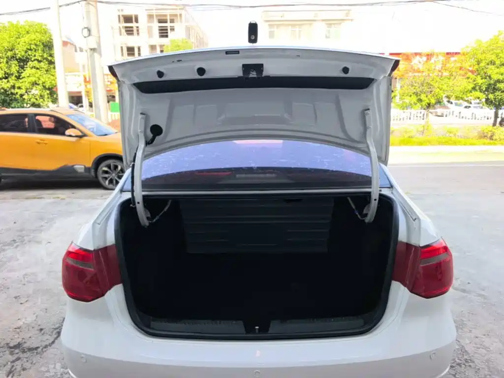Volkswagen Jetta — миниатюра 19