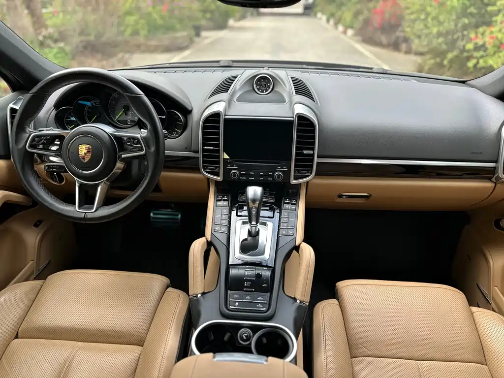 PORSCHE CAYENNE NEW ENERGY