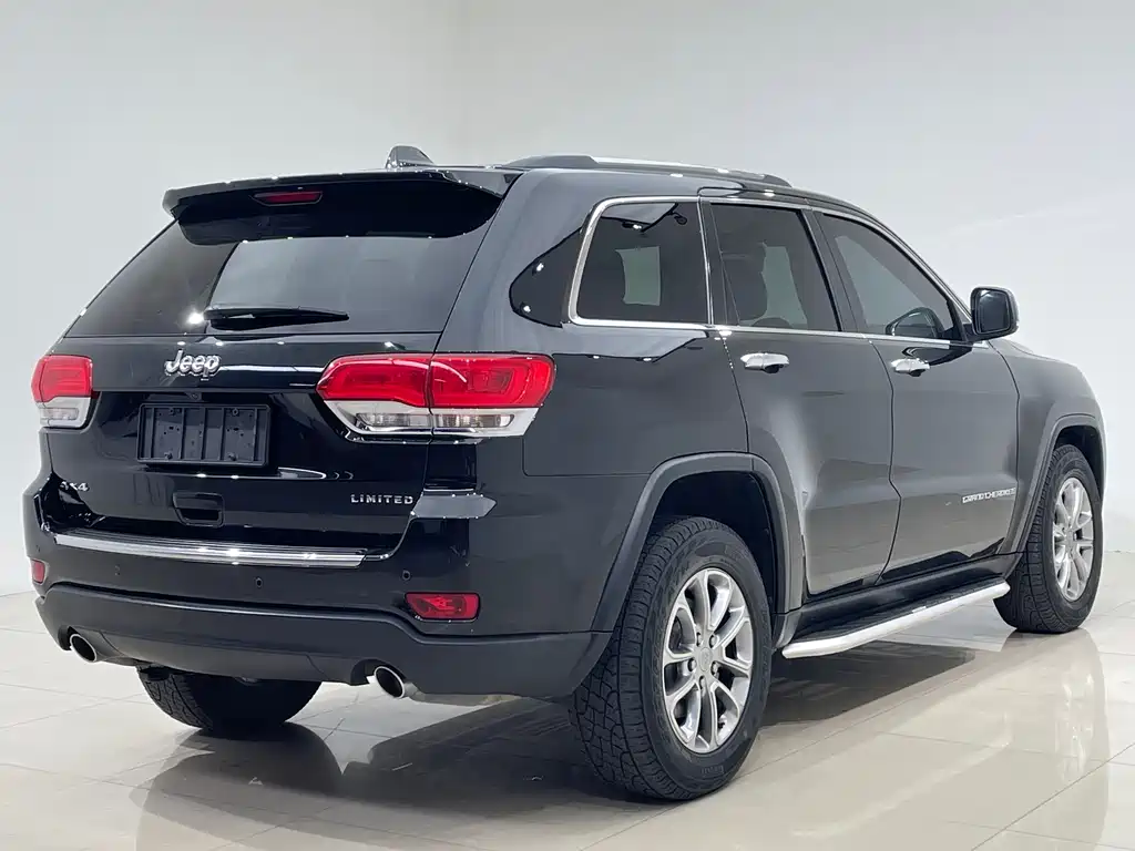 Jeep Grand Cherokee (Import) — миниатюра 6