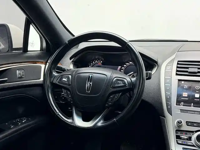 Lincoln MKZ — миниатюра 10
