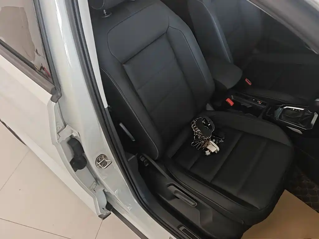 Volkswagen T-Roc — миниатюра 25