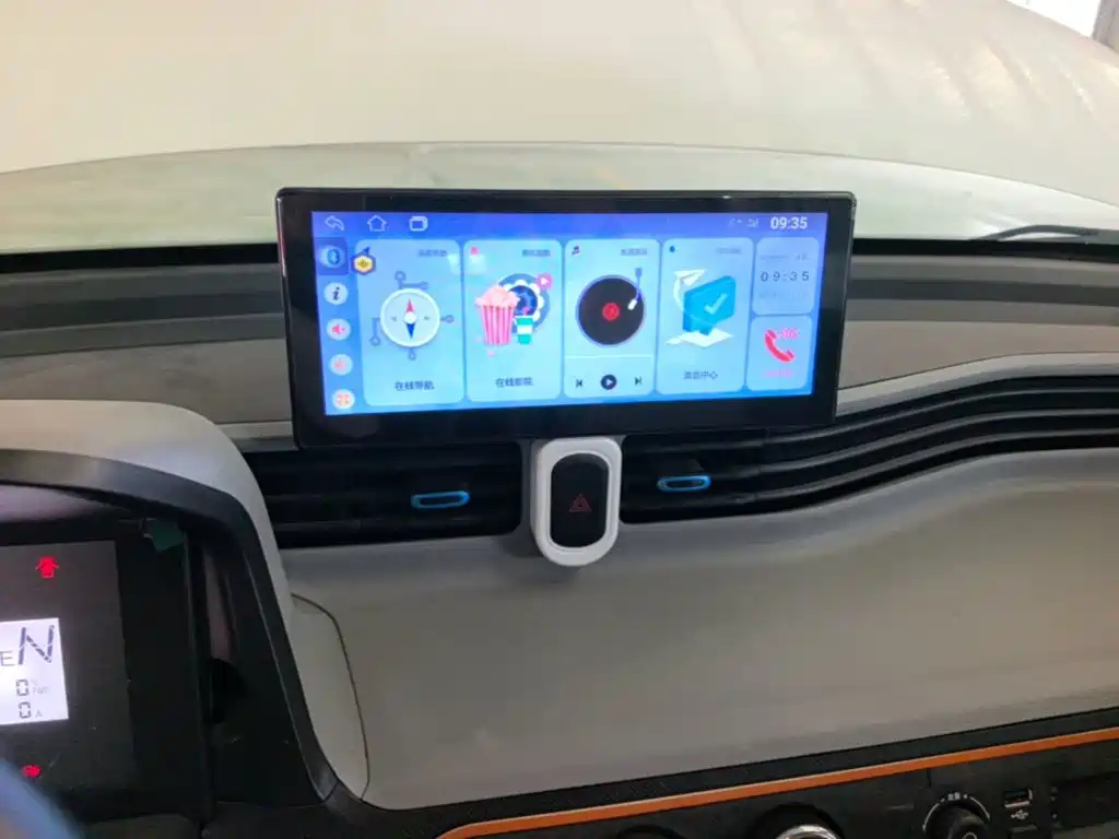Wuling MINIEV — миниатюра 13