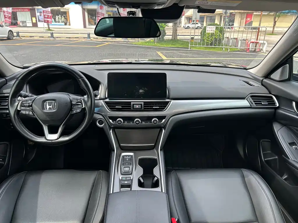 Honda Accord — миниатюра 6
