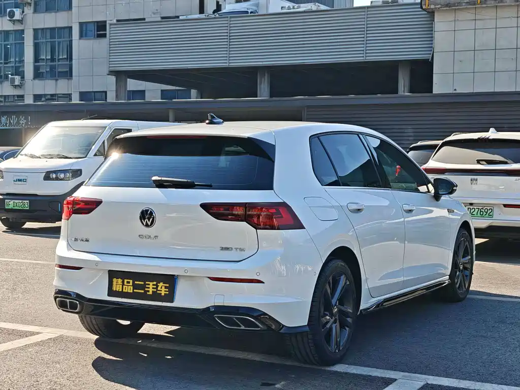 VOLKSWAGEN GOLF