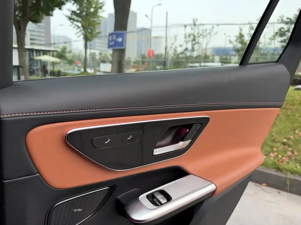 Mercedes-Benz GLC — миниатюра 15