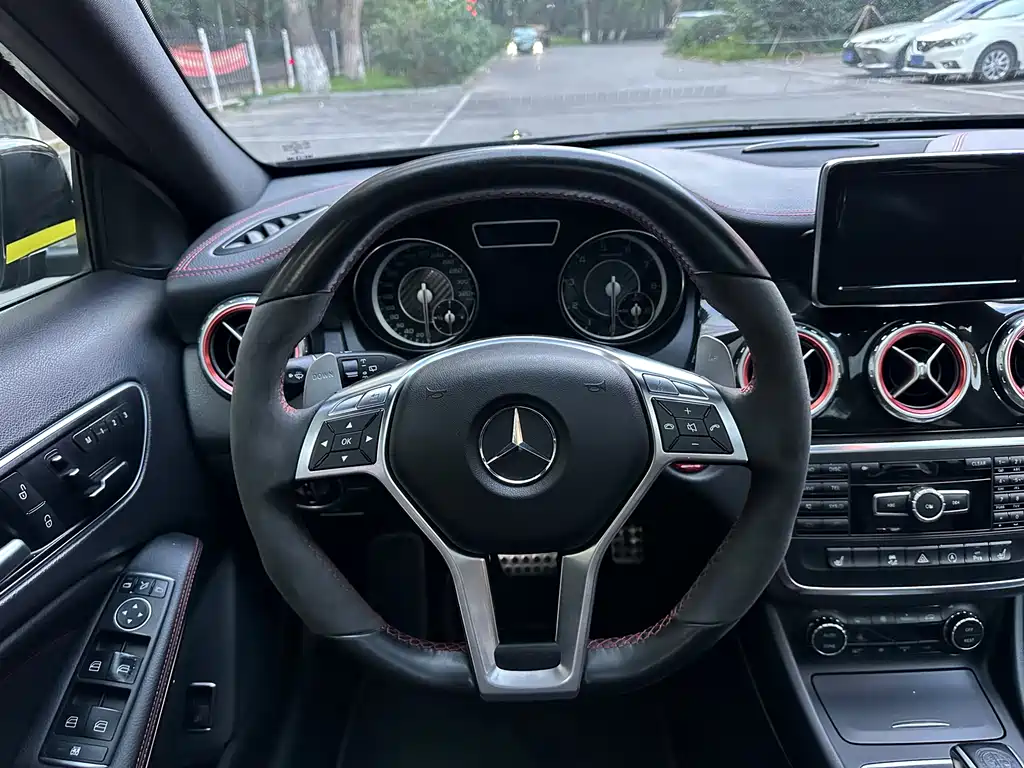 Mercedes-Benz GLA AMG — миниатюра 35