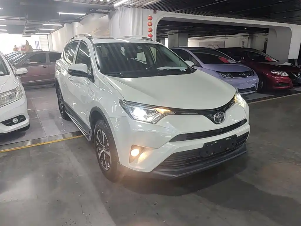 Toyota RAV4 — миниатюра 4