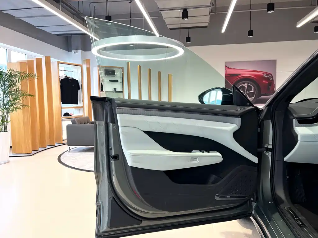 ZEEKR EXTREME KRYPTON 001