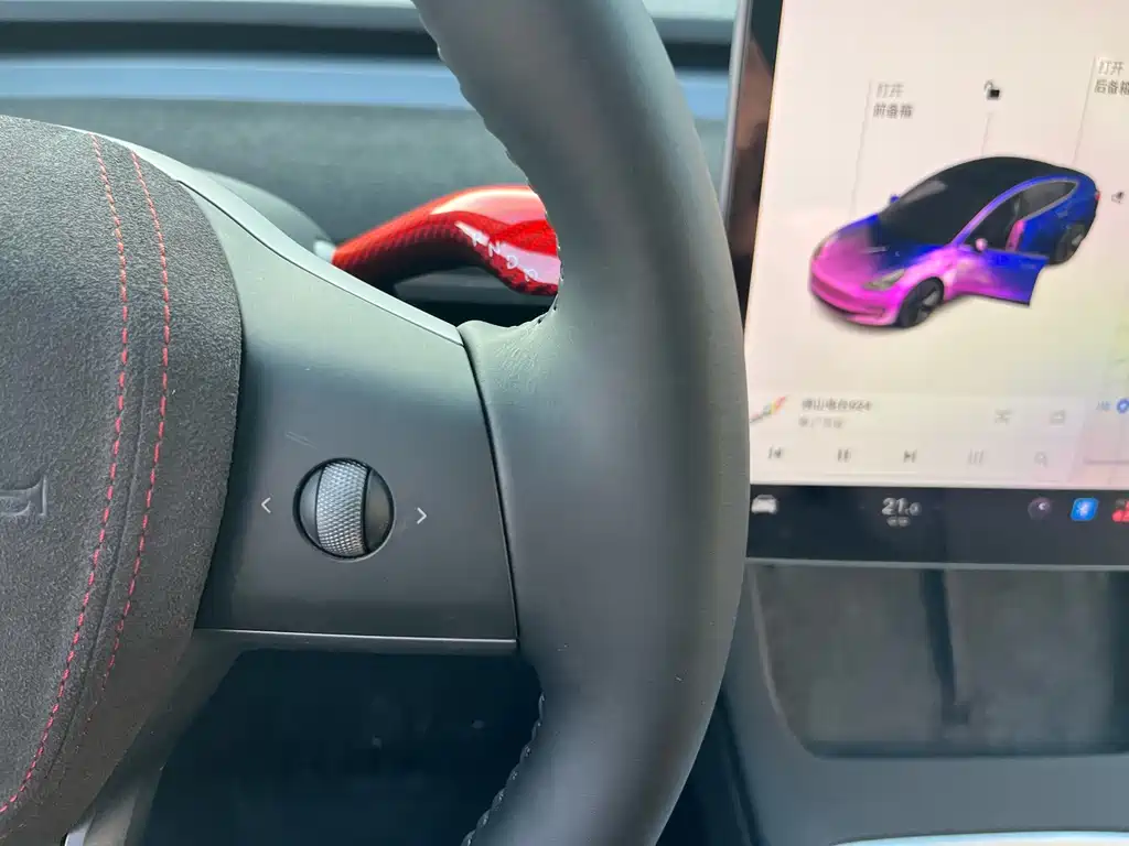 Tesla Model 3 — миниатюра 32