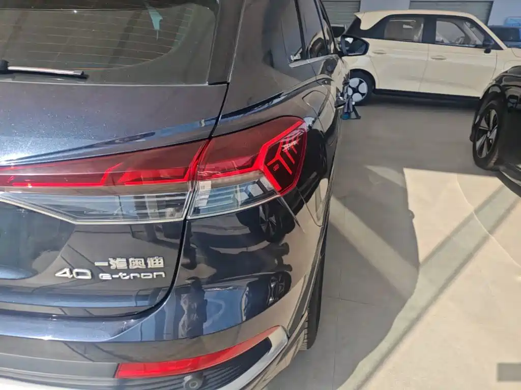 Audi Q4 e-tron — миниатюра 8