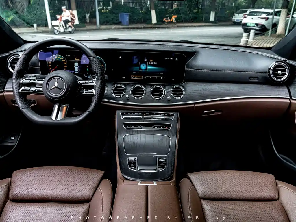 Mercedes-Benz E-Class — миниатюра 3