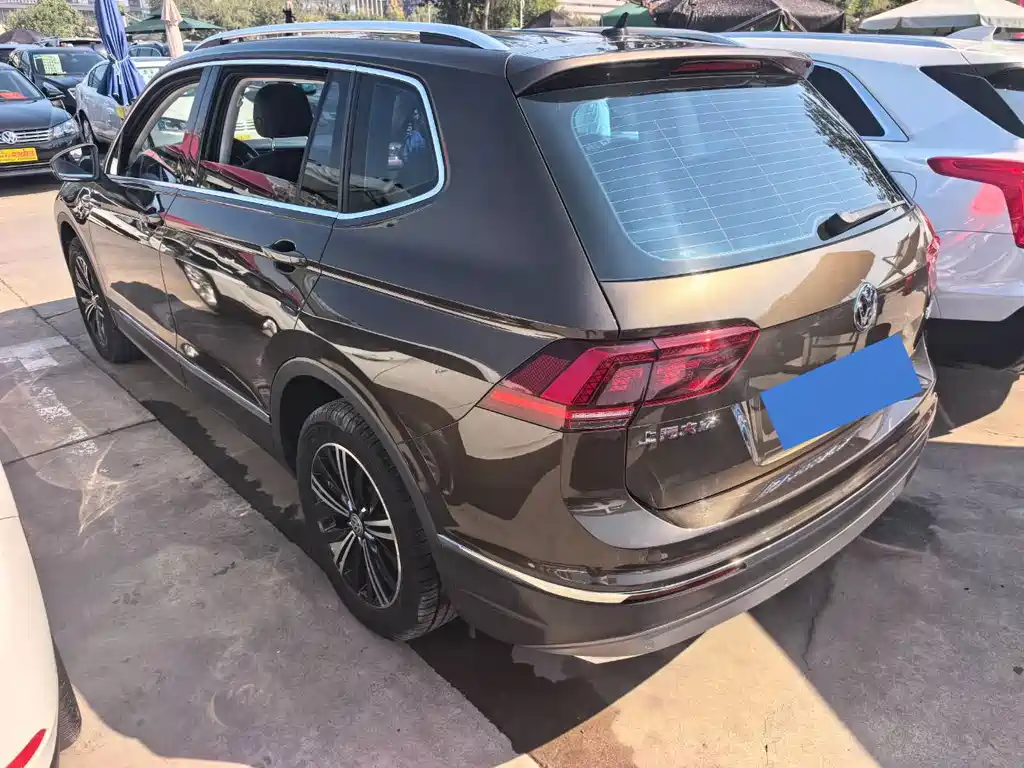 Volkswagen Tiguan L — миниатюра 4