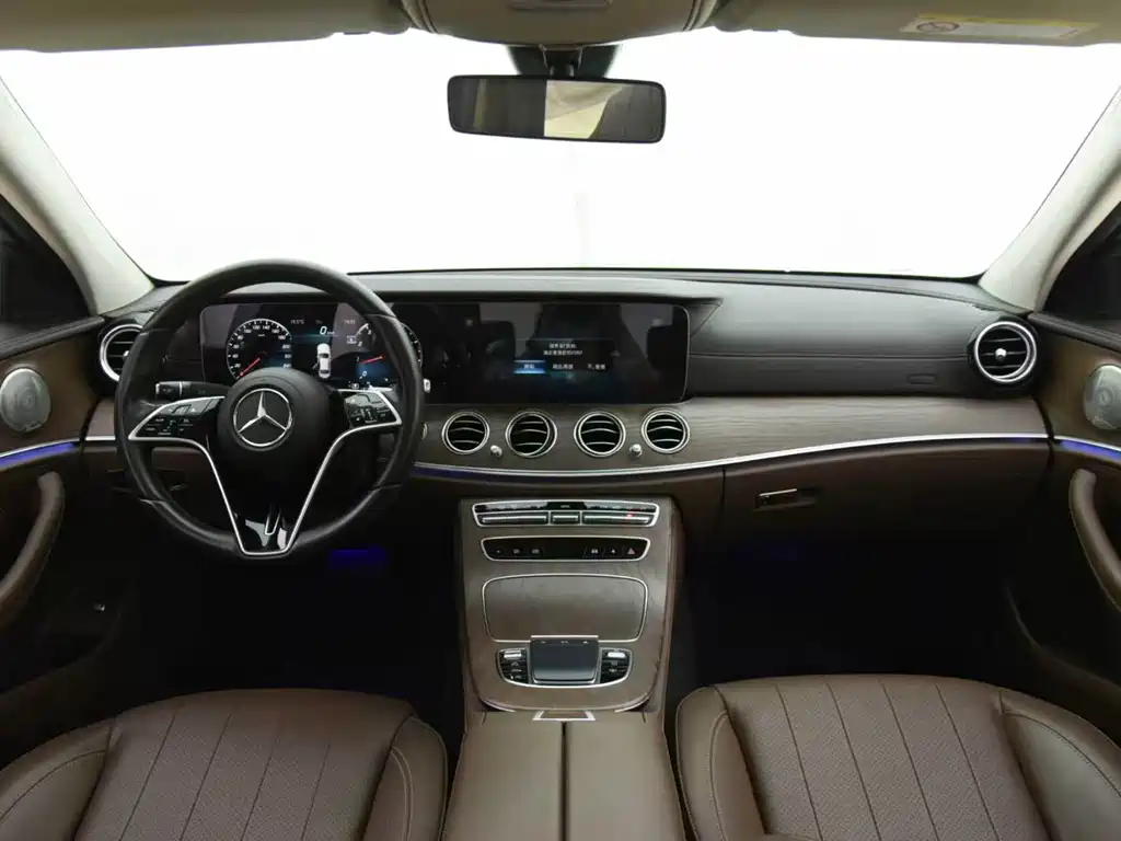 Mercedes-Benz E-Class — миниатюра 7