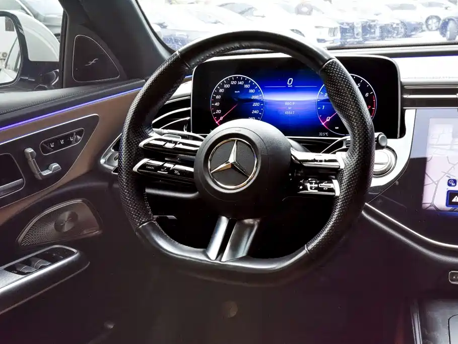 Mercedes-Benz E-Class — миниатюра 17