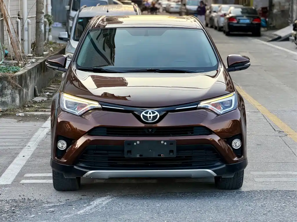 Toyota RAV4 — миниатюра 2