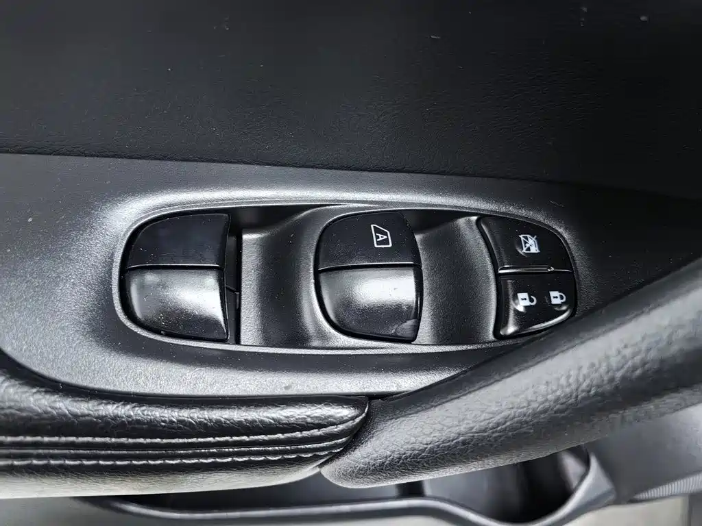 Nissan X-Trail — миниатюра 9