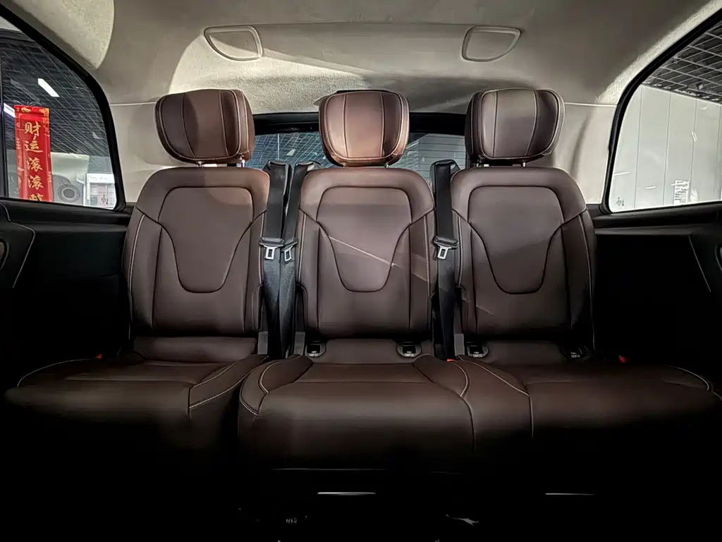 Mercedes-Benz V-Class — миниатюра 12