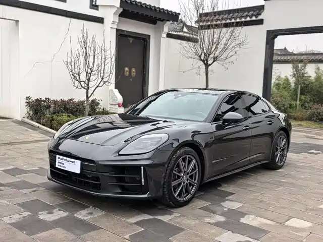 PORSCHE PANAMERA 2025