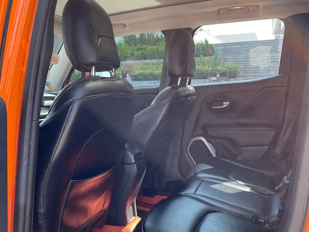 Jeep Renegade — миниатюра 9