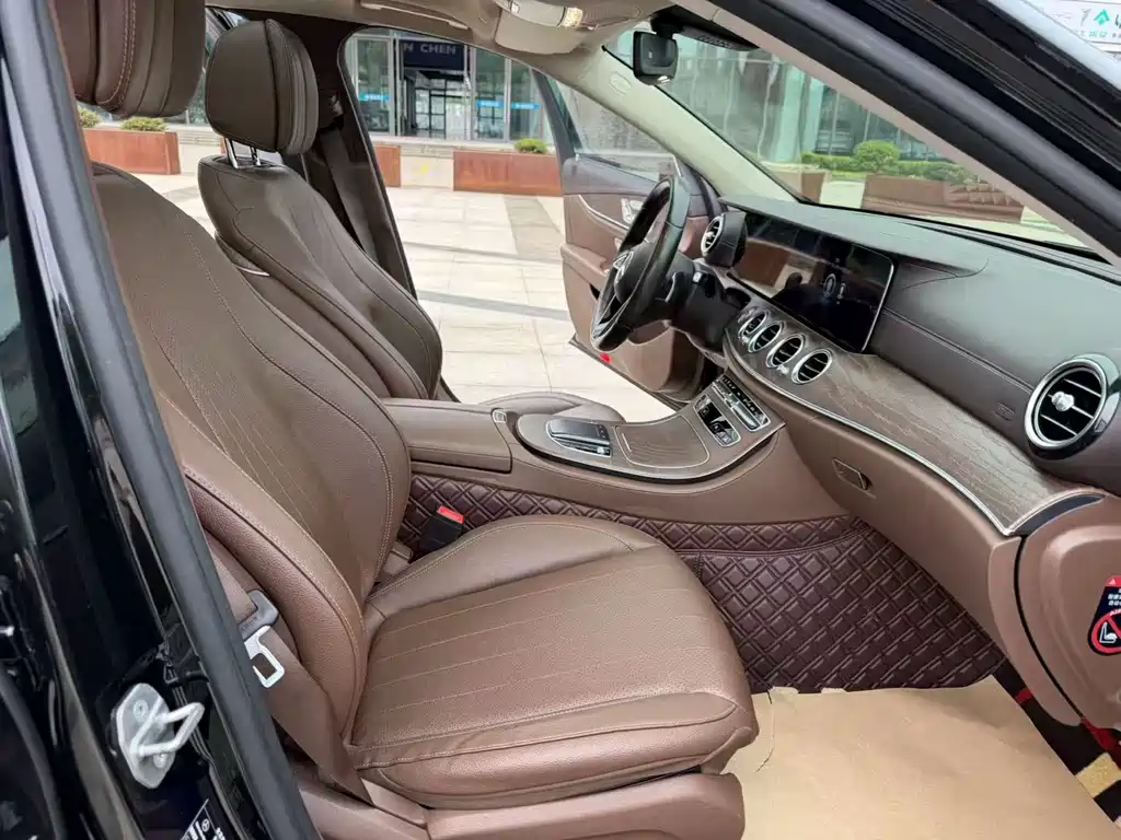 Mercedes-Benz E-Class — миниатюра 7