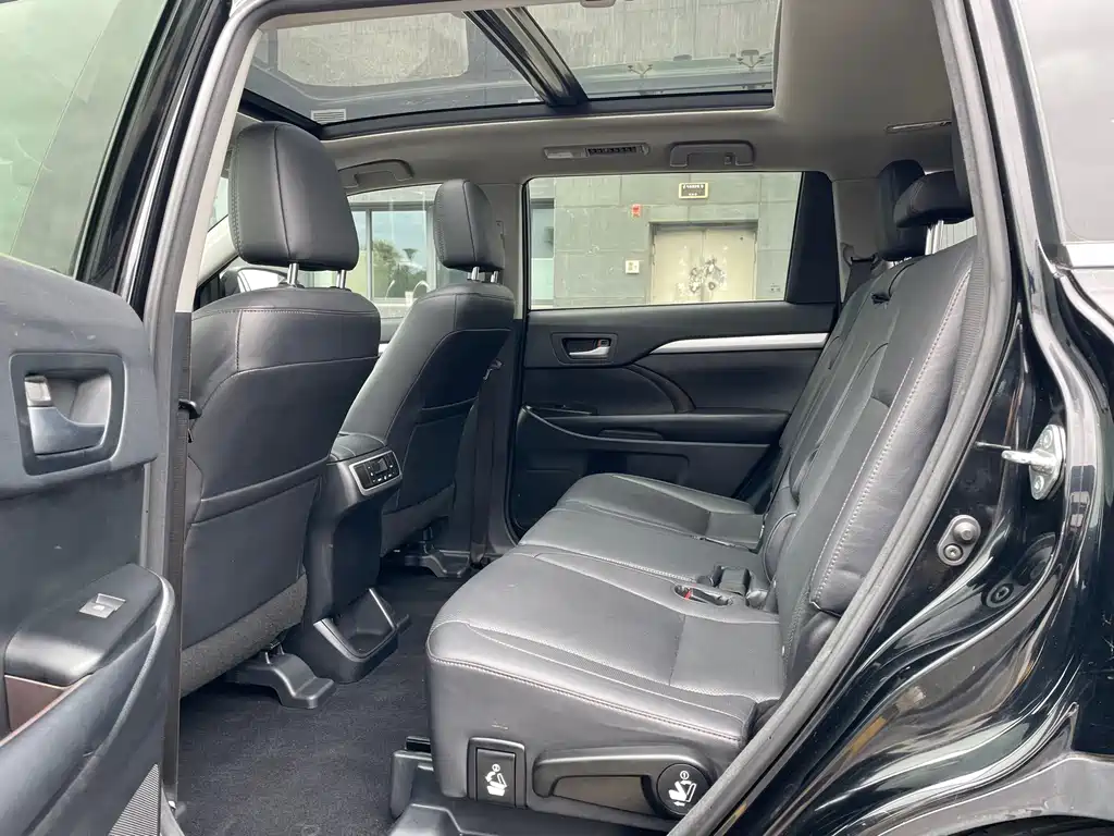 Toyota Highlander — миниатюра 6