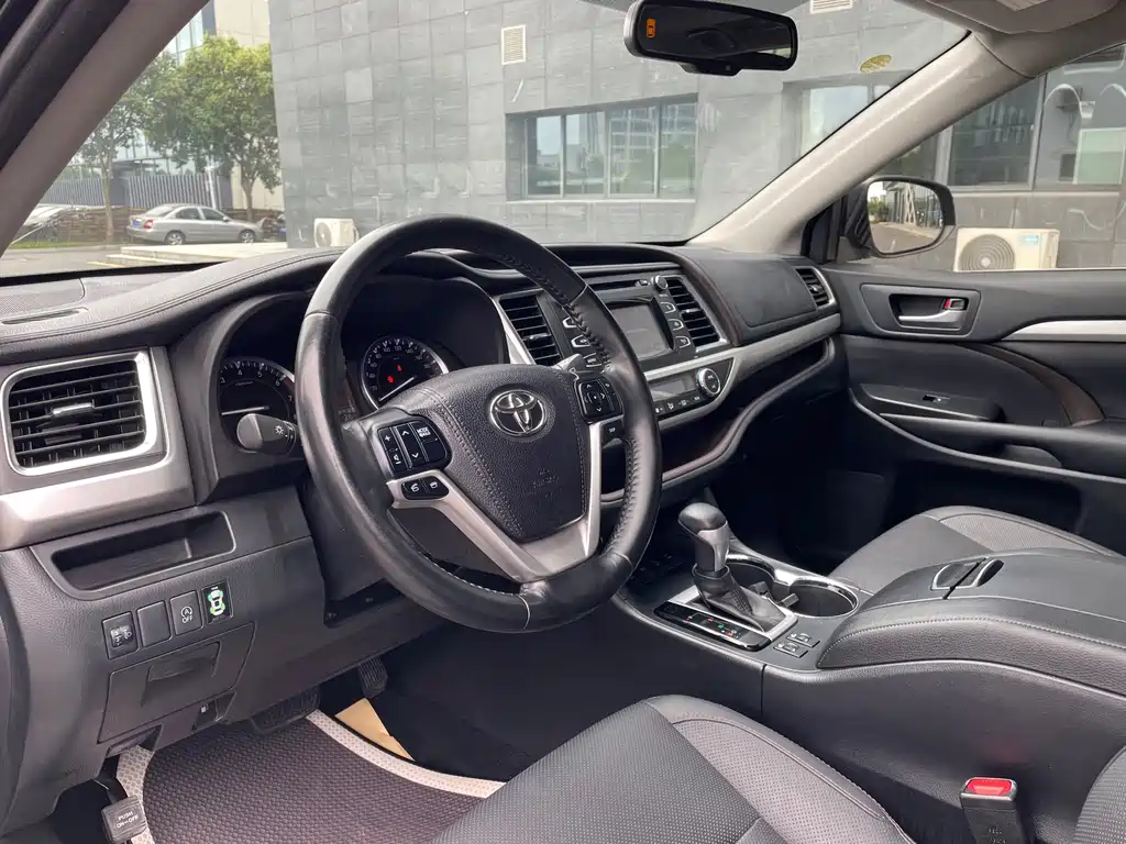 Toyota Highlander — миниатюра 14