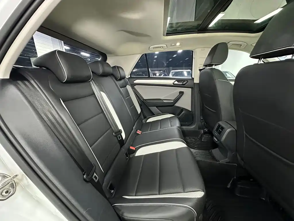Volkswagen T-Roc — миниатюра 11