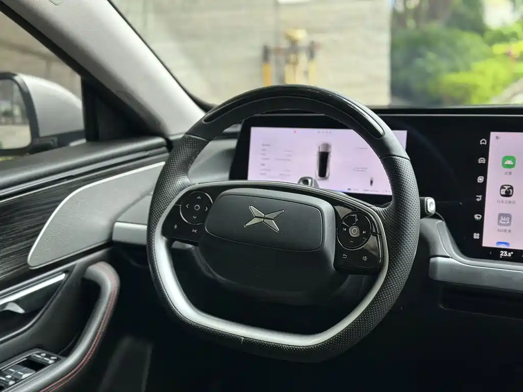 XPeng P7 — миниатюра 13
