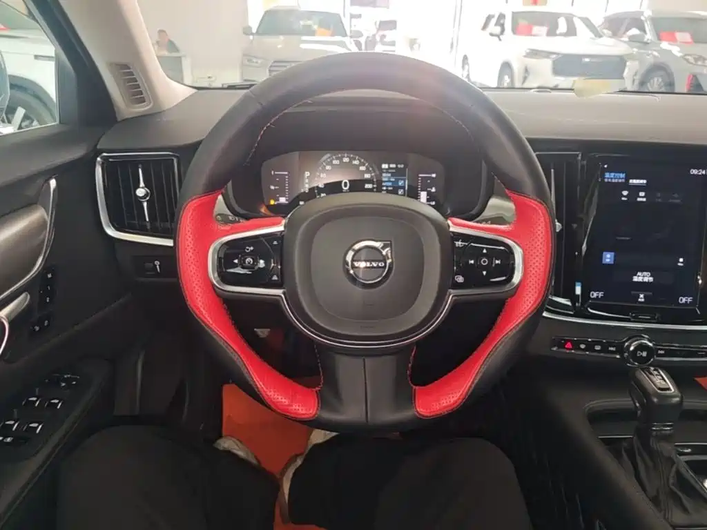 Volvo S90 — миниатюра 11