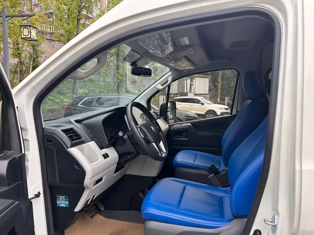 Toyota Hiace — миниатюра 4