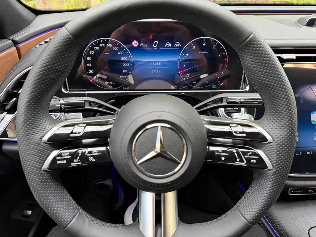 Mercedes-Benz E-Class — миниатюра 7