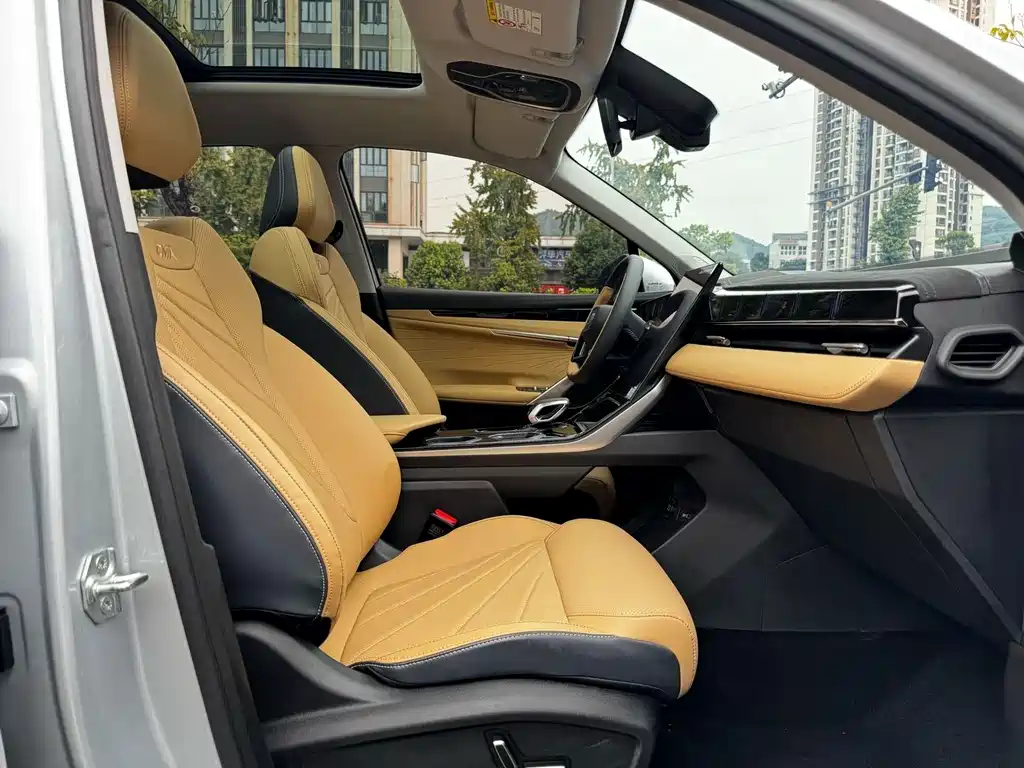 Geely Boyue L — миниатюра 10