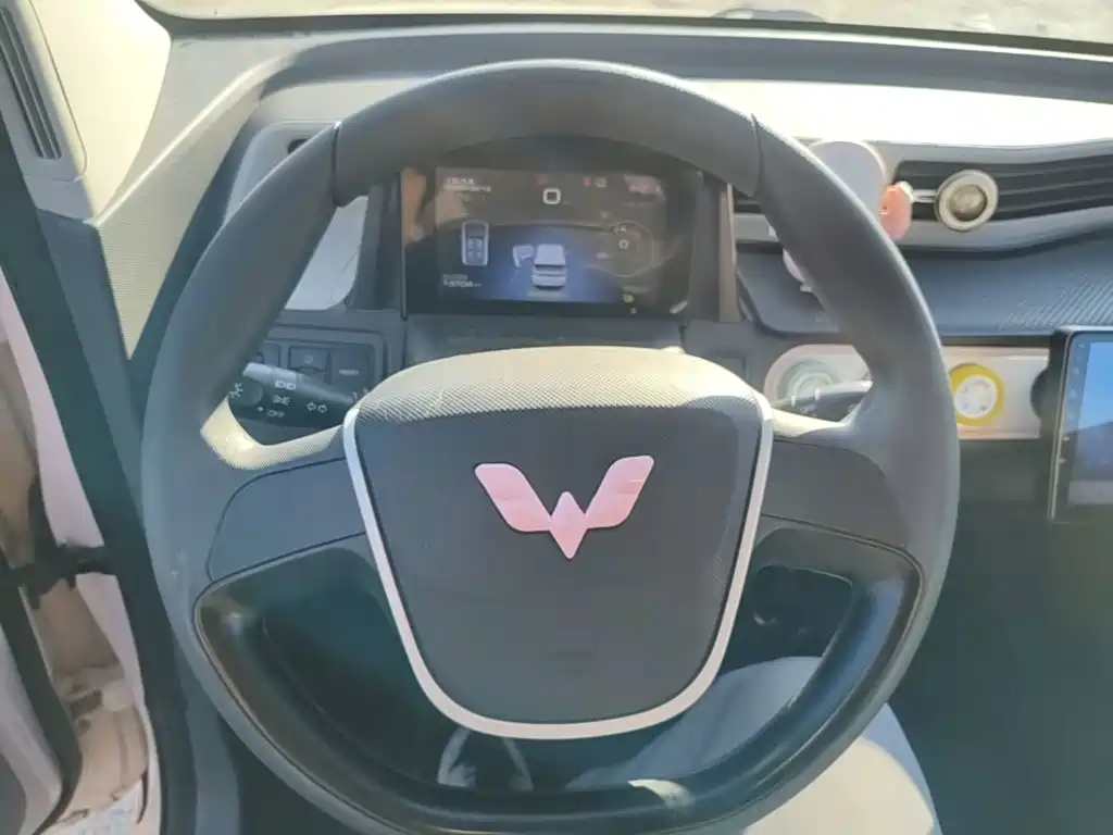 Wuling MINIEV — миниатюра 11
