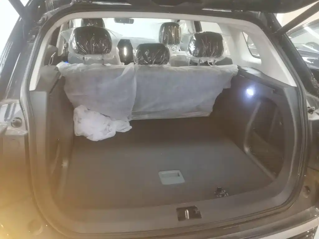 Hongqi Hongqi HS3 PHEV — миниатюра 19