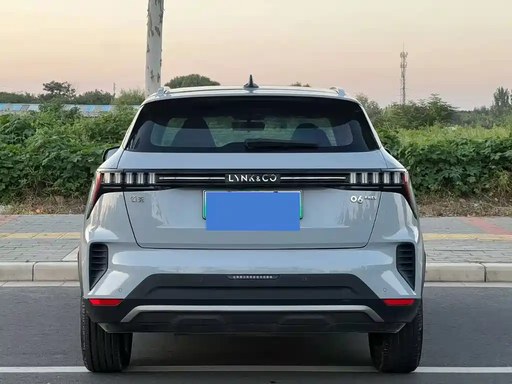 Lynk & Co 06 — миниатюра 8