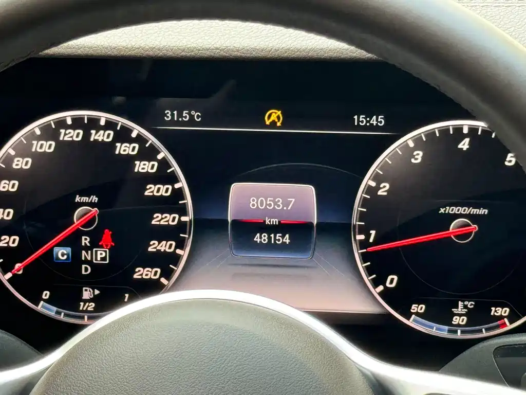 Mercedes-Benz E-Class — миниатюра 7